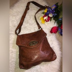 🌺GORGEOUS leather studded crossbody bag🌺